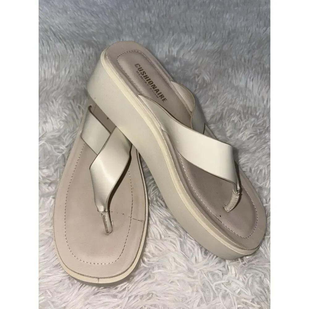 Cushionaire “Pippin” Women’s 8 Ivory Platform Flip Flops. Memory Foam. Grt Pair